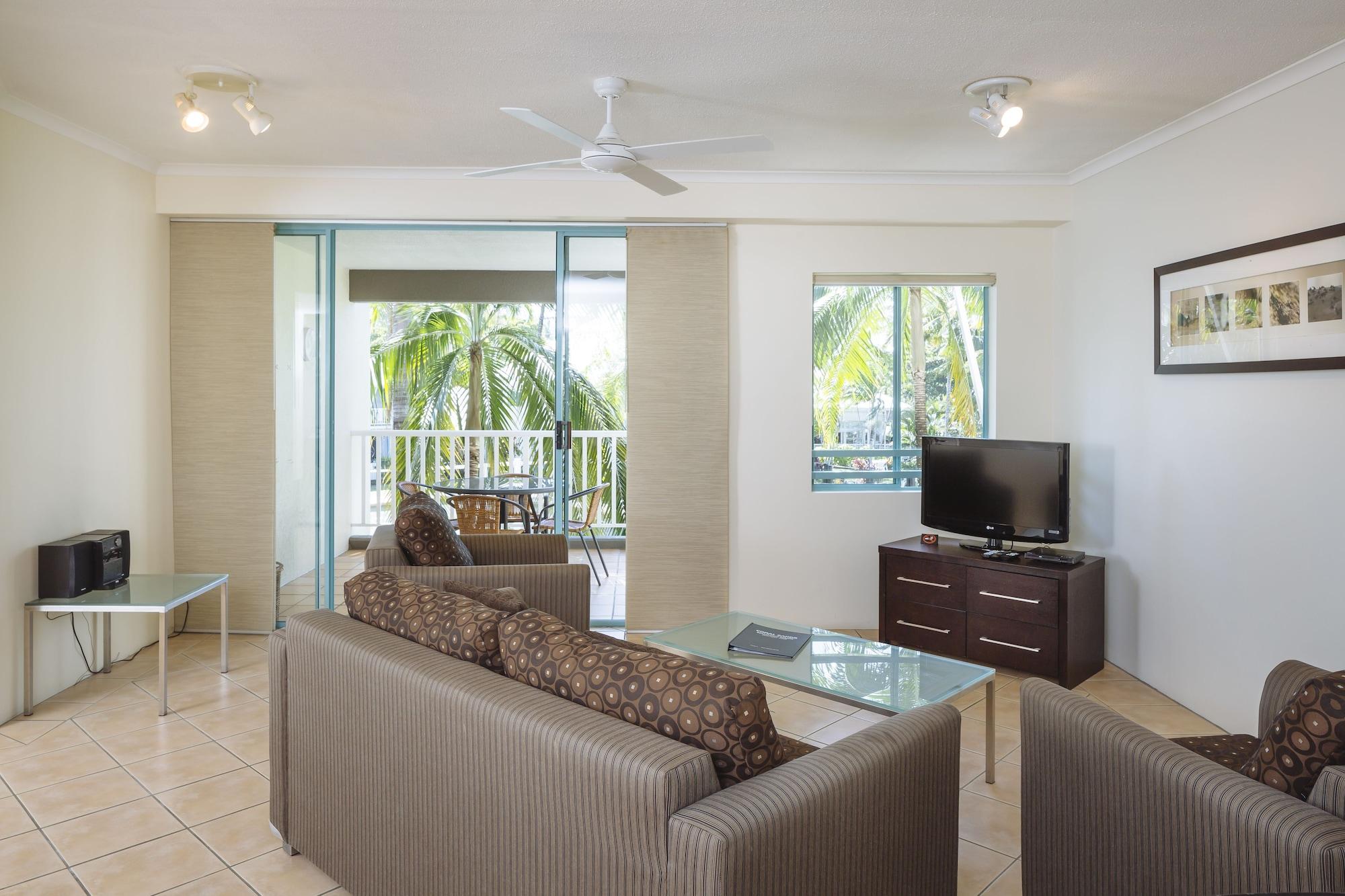 Coral Sands Beachfront Resort Тринити Бич Экстерьер фото