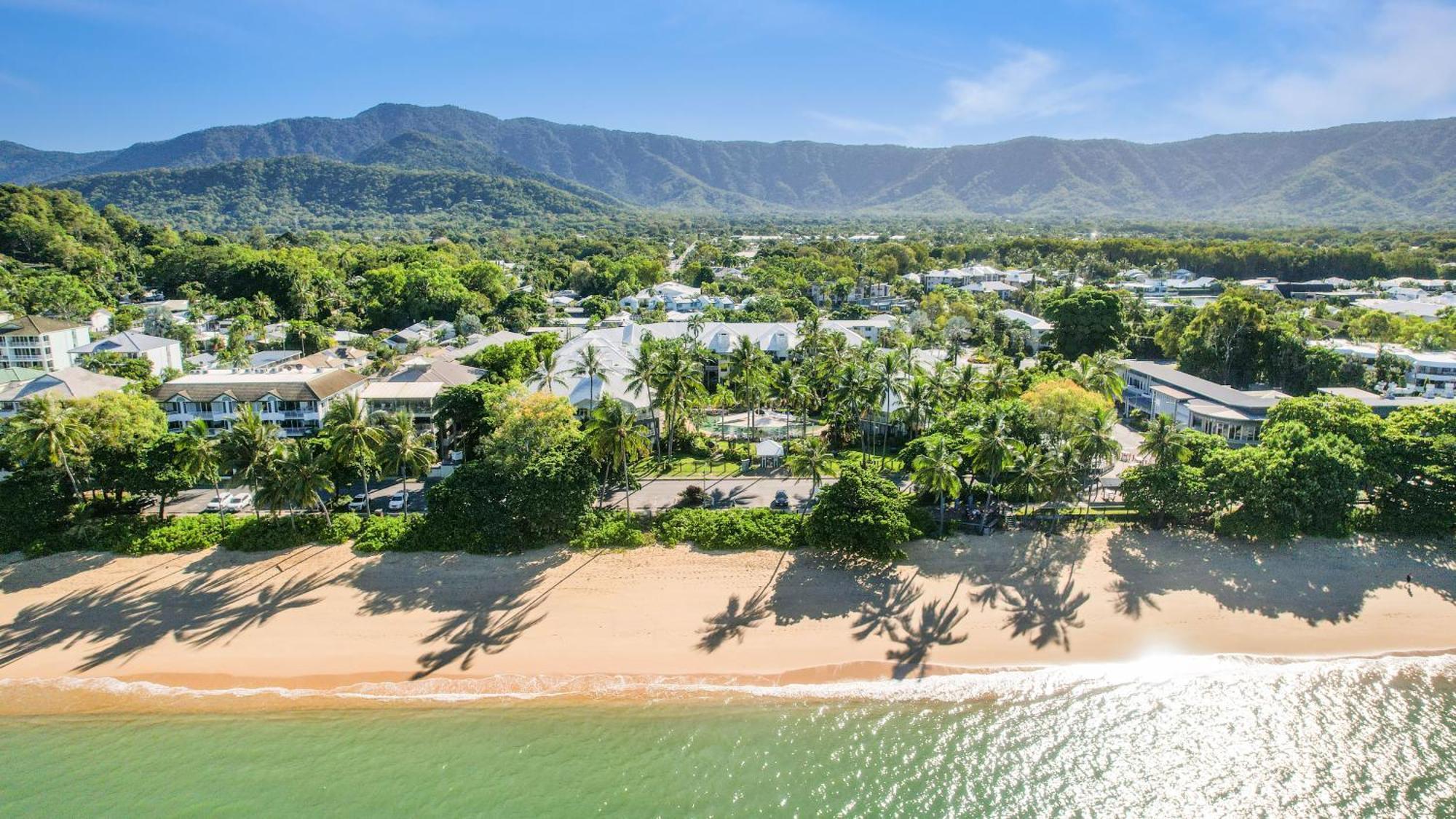 Coral Sands Beachfront Resort Тринити Бич Экстерьер фото